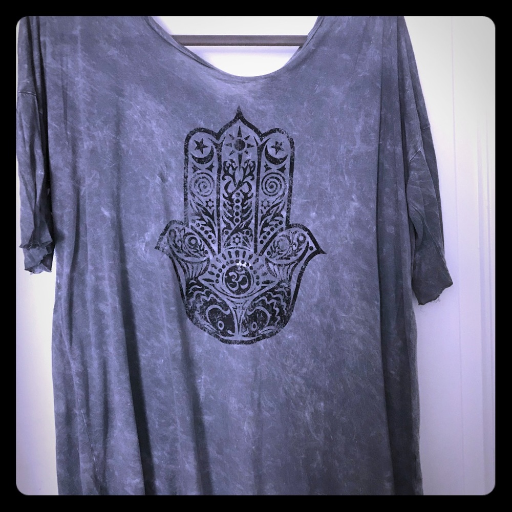Vintage Havana off the shoulder hamza tee